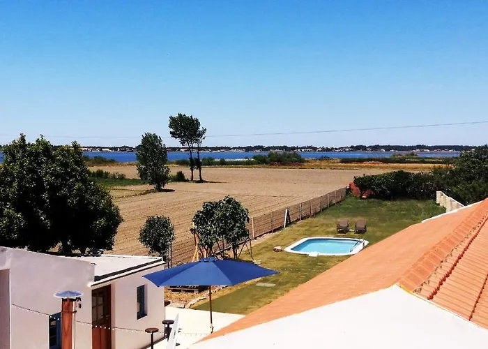 Bloomoon House بيت ضيافة Bunheiro